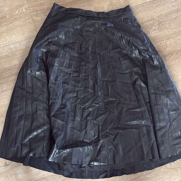 J crew pleated skirt - Picture 2 of 4